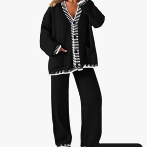 Women's Black and White Trim Sleepwear Set